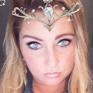 Meet your Posher, Lealice